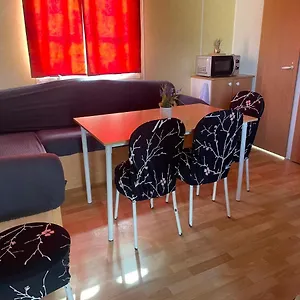 Mobil-home Au Bord De L'eau Feins